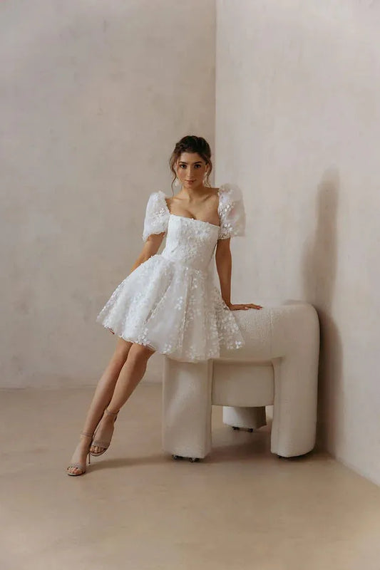 Lace Mini Short Wedding Dresses Lace Up Puffy Puff Sleeves Square Neck Bridal Party Gowns A Line Backless Vestido de Novia