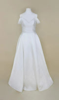 Simple Off The Shoulder Pleated Stain Wedding Dress Elegant Criss-Cross V-Neck A-Line Floor Length Backless Bridal Gown