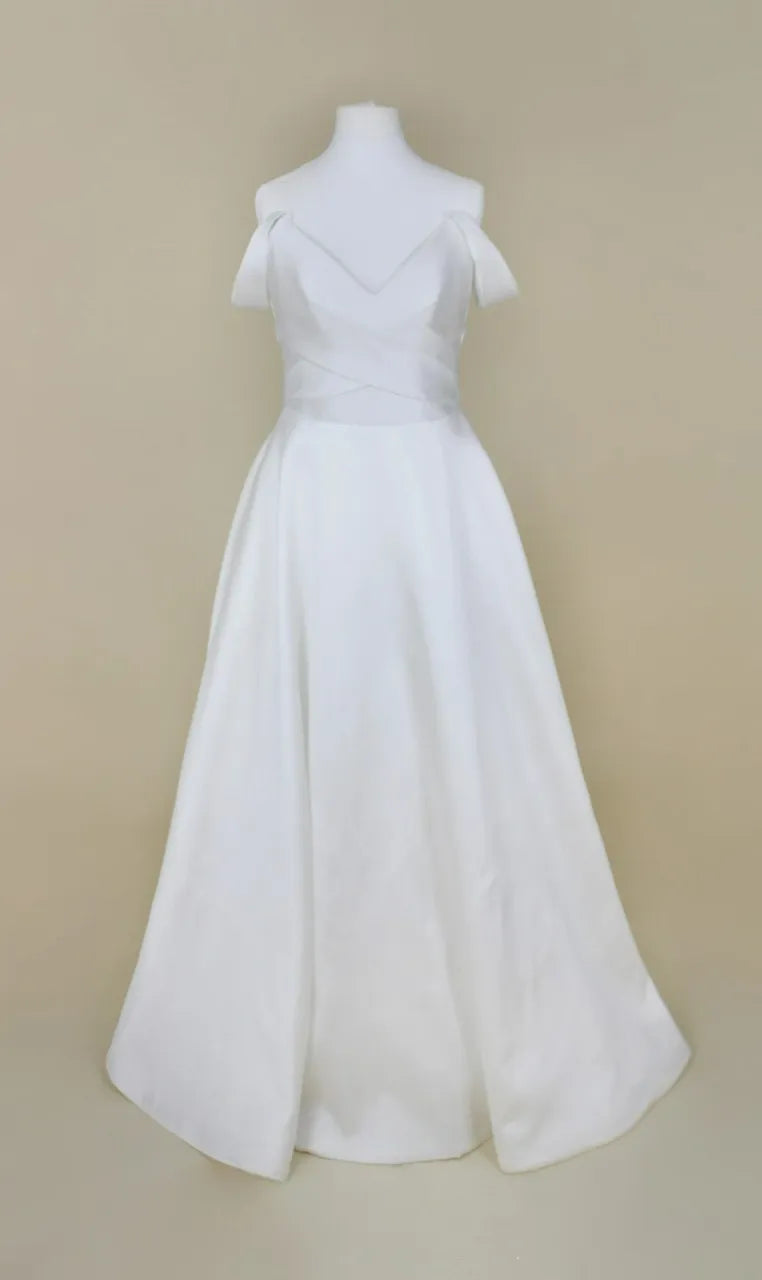 Simple Off The Shoulder Pleated Stain Wedding Dress Elegant Criss-Cross V-Neck A-Line Floor Length Backless Bridal Gown