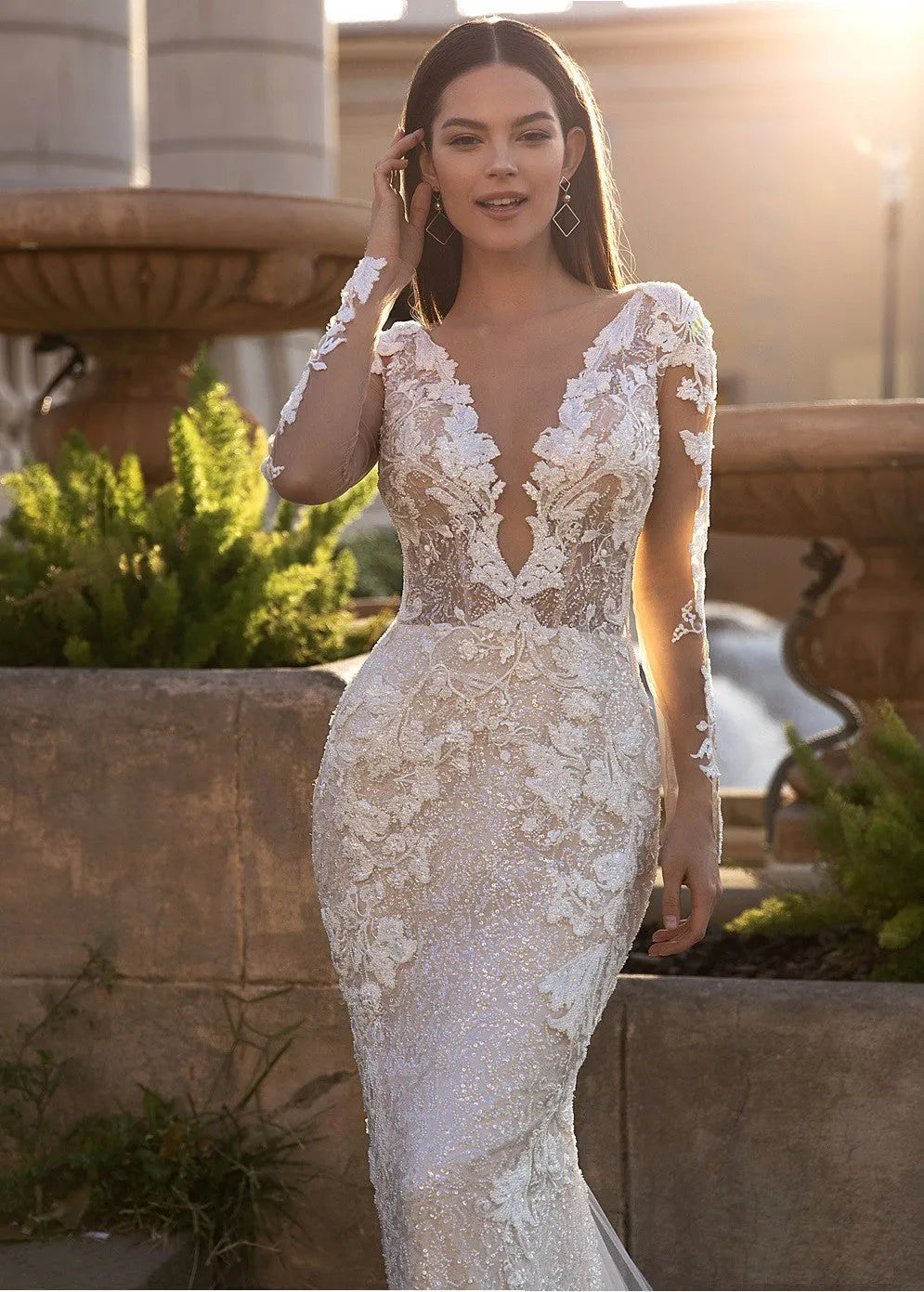 Mother Of The Bride Gown - Luxury Lace Appliques Sequins Mermaid Wedding Dress V-Neck Long Sleeve Backles Sweep Train Bride Gown Vestidos De Noiva