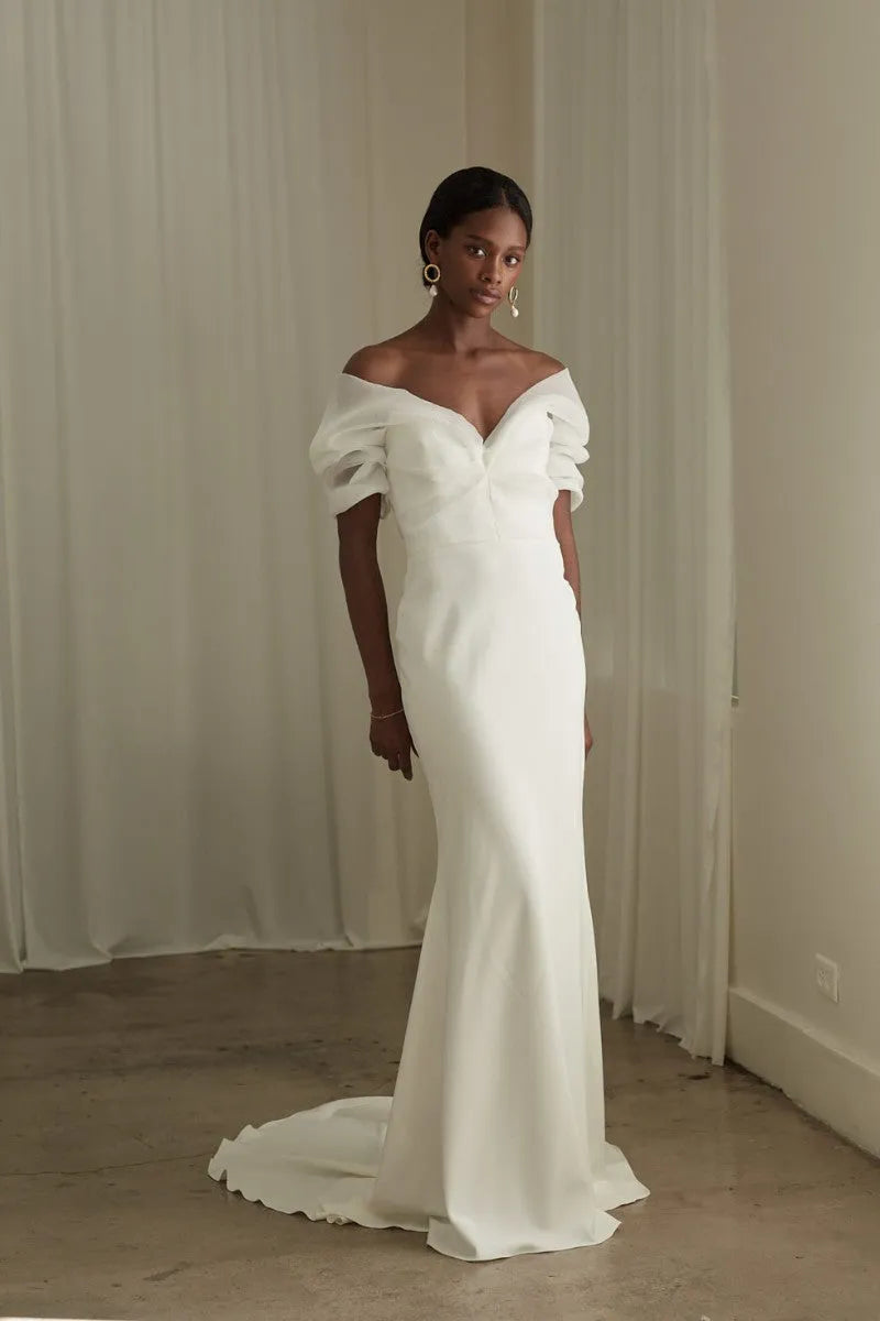 Simple Elegant Mermaid Wedding Dresses Organza Off The Shoulder V-Neck Bridal Gowns Sweep Train Beach Plain Vestido de novia
