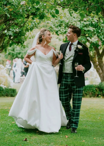 Simple Off The Shoulder Pleated Stain Wedding Dress Elegant Criss-Cross V-Neck A-Line Floor Length Backless Bridal Gown