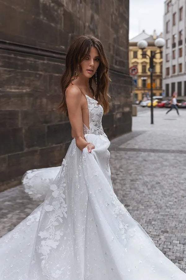Boho White Wedding Dress A-Line V-Neck Appliques Spagetti Straps Bridal Gowns Dubai Backless Brides Dress Custom Made