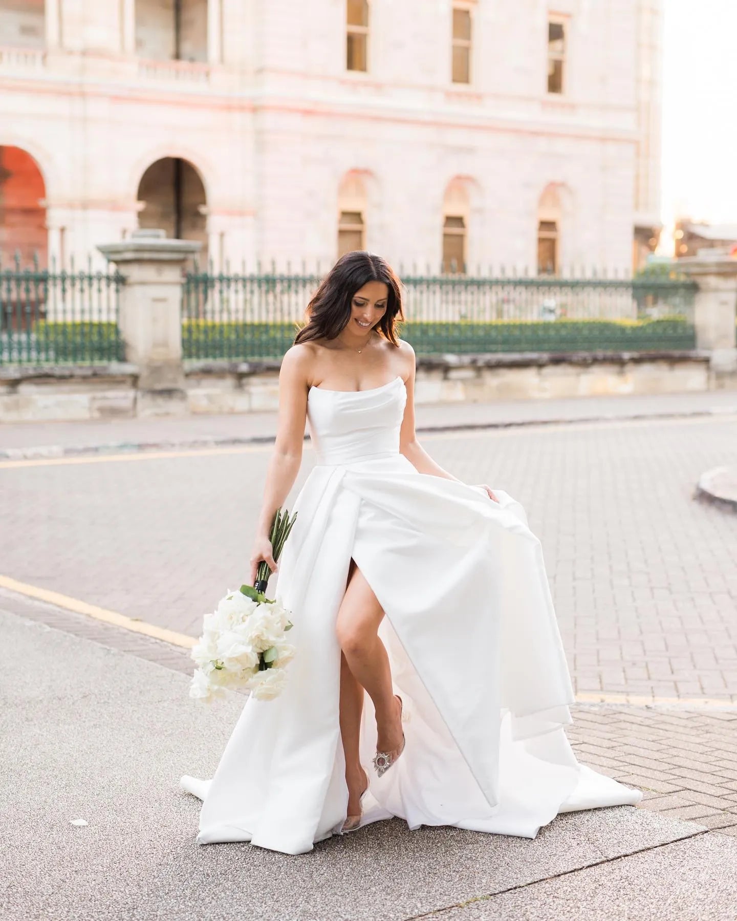 Staples High Slit Satin Elegant Wedding Dress For Women Sleeveless A Line SweepTrain Bridal Gown Vestidos De Novia