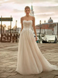 Elegant Strapless Sleeveless Bridal Gowns Classic A-Line Backless Wedding Dress Lace Appliques Button Robe De Mariée Ivory