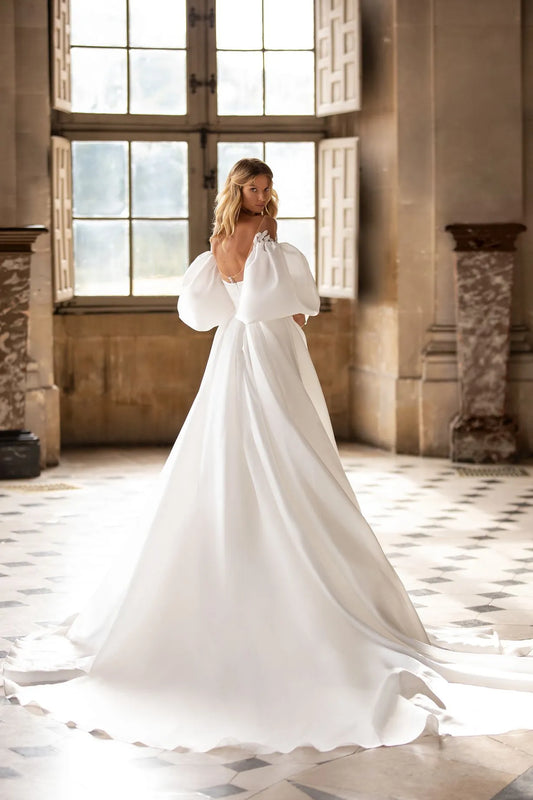 Gorgeous Women's White Bridal Dresses Elegant Decal Bubble Sleeve A-Line Satin Princess Wedding Gowns Formal Beach Party Robe De