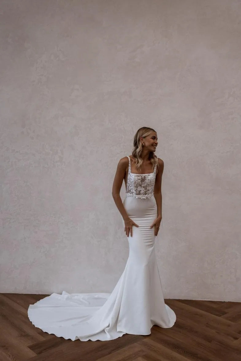 Elegant Mermaid Wedding Dresses Square Collar Spaghetti Straps Lace Open Back Bridal Gown Sweep Train Vestidos De Novia