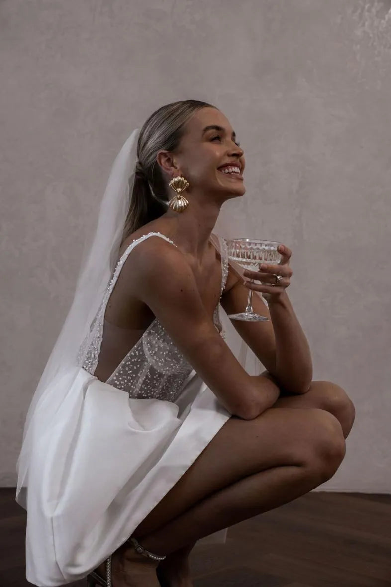 Sexy Lace Square Collar Wedding Dresses Elegant Backless Short Above Knee Mini Sheath Bridal Gowns Vestidos De Novia