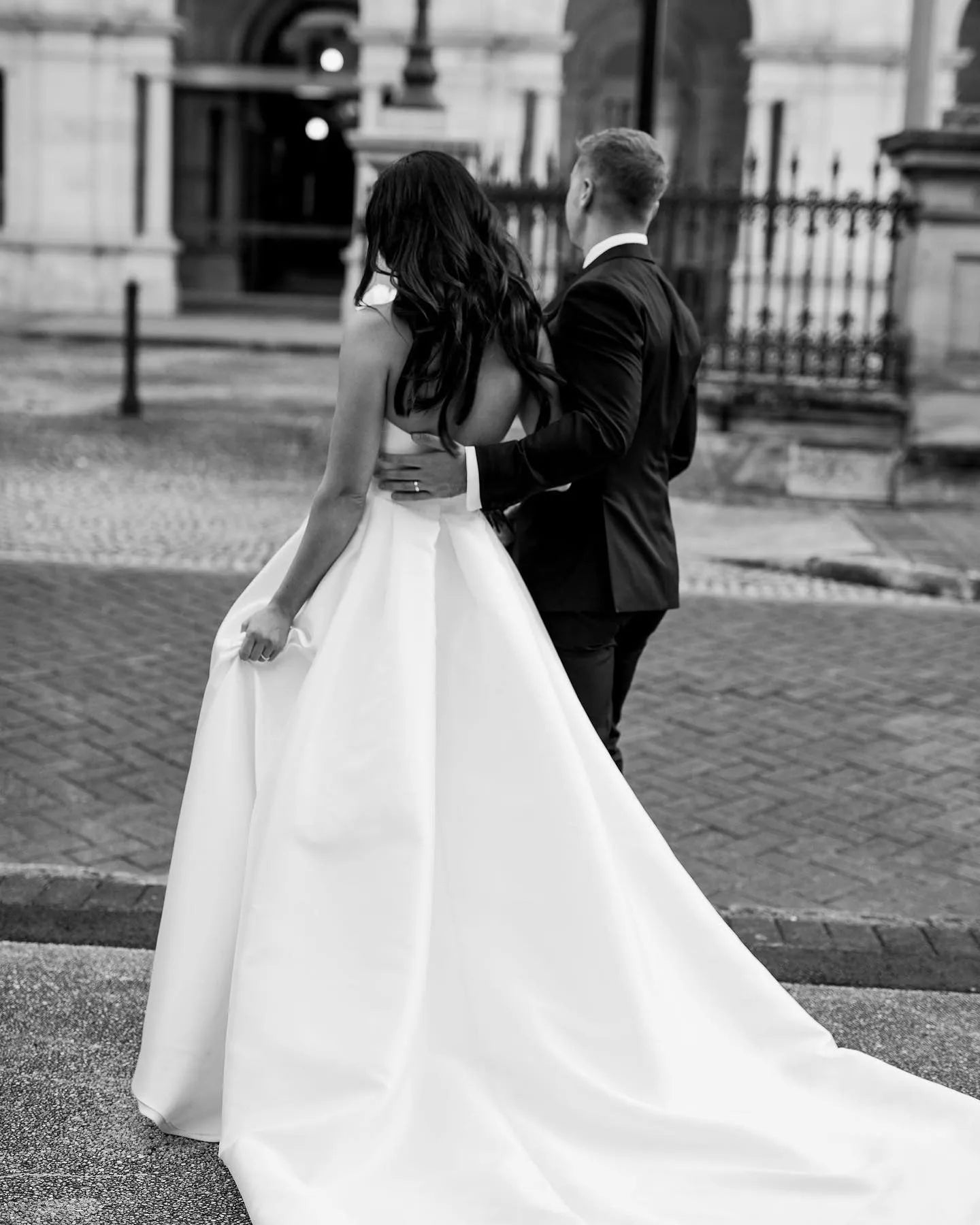 Staples High Slit Satin Elegant Wedding Dress For Women Sleeveless A Line SweepTrain Bridal Gown Vestidos De Novia