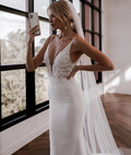 Mermaid Wedding Dresses Lace V-Neck Spaghetti Straps Open Back Satin Elegant Bridal Gown Sweep Train Vestidos De Novia White