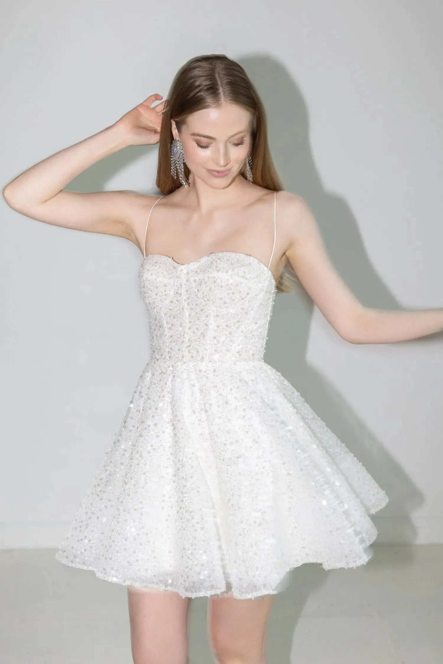 Sequined A-Line Wedding Dresses Bow Tulle Shoulder Strap Sweetheart Bridal Gowns Above Knee Vestido De Novia Custom Made