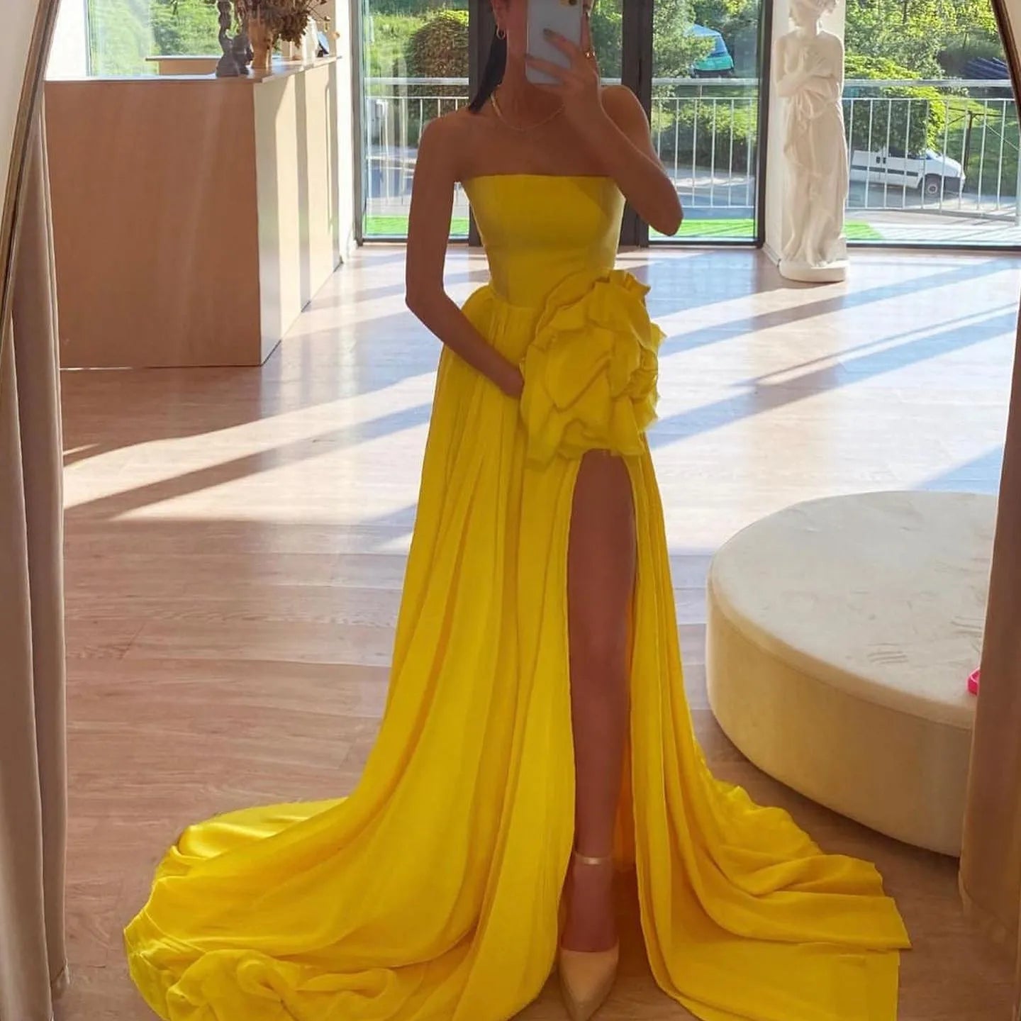Vestidos de noche de sirena de satén amarillo brillante con flores 3D
