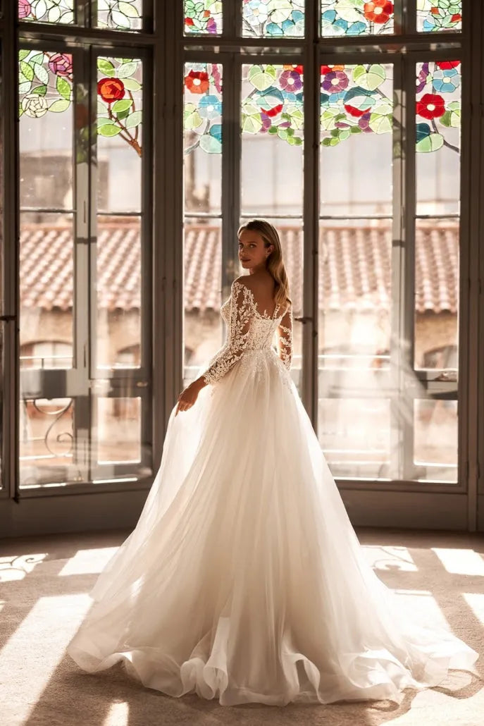 Luxurious A Line Wedding Dresses For Woman Simple Formal Bride Dress Sexy Lace Tulle Appliques Sweetheart Long Sleeve Ball Gowns
