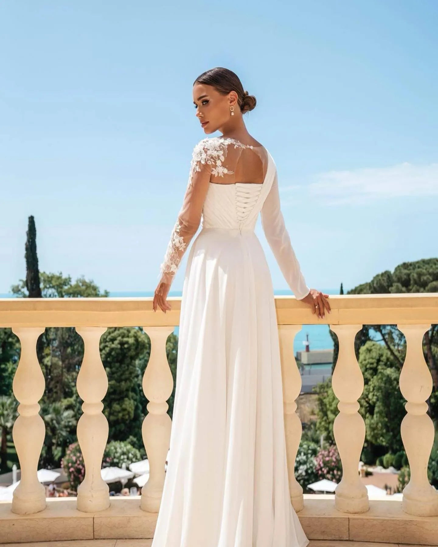 Beautiful Dress Unique Wedding Dress Asymmetric Long Sleeve Lace Appliques A-Line Chiffon Floor-Length Bridal Dress Eveing Dress