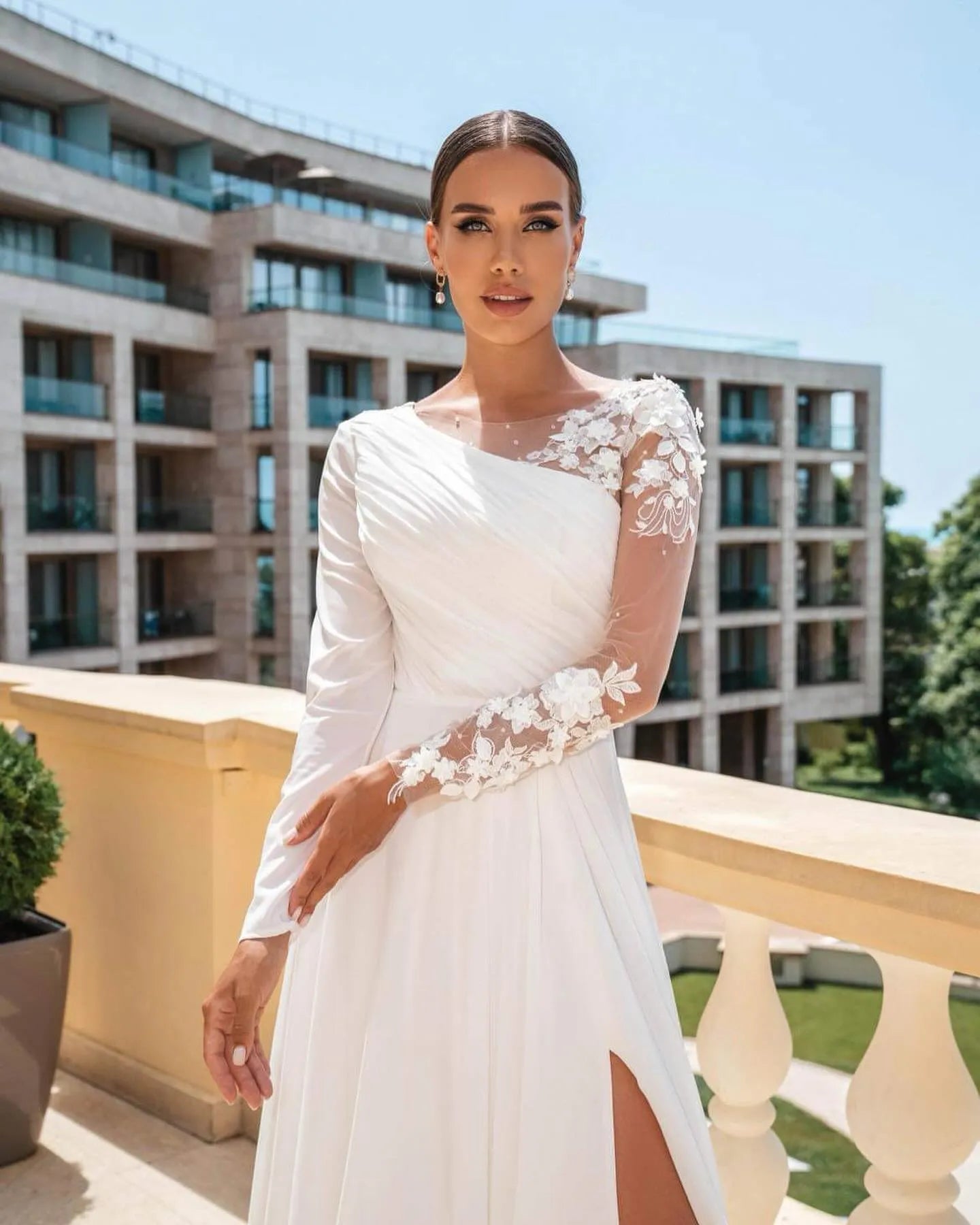 Beautiful Dress Unique Wedding Dress Asymmetric Long Sleeve Lace Appliques A-Line Chiffon Floor-Length Bridal Dress Eveing Dress