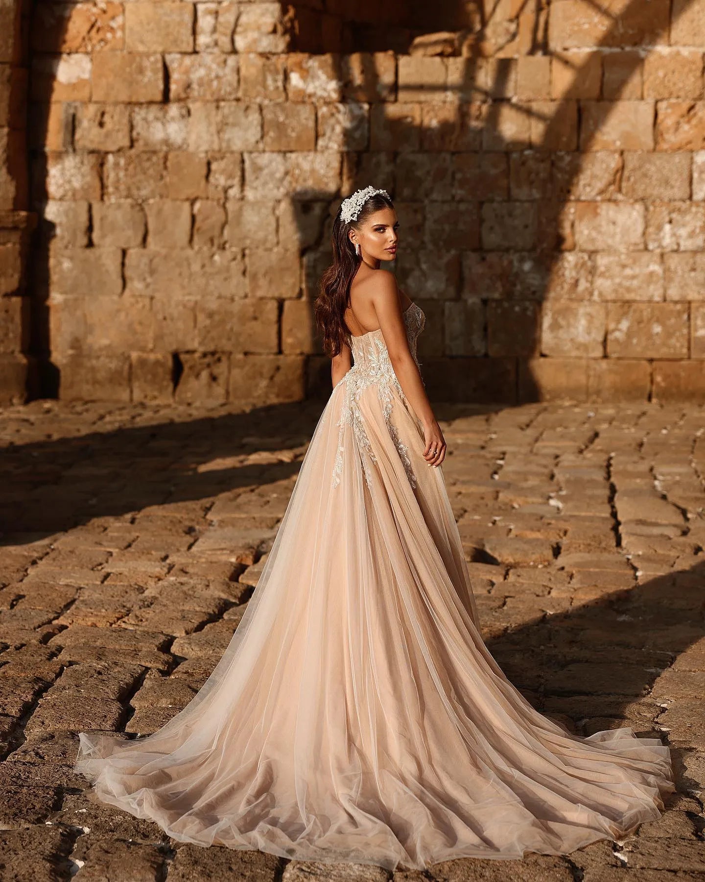 Graceful Champagne Sweetheart Wedding Dresses Lace Appliqued Beaded Split Woman Bridal Dress Robe Custom Vestido De Novia