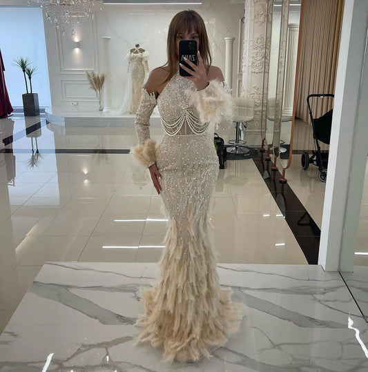 Charming Halter Pearls Tassel Dubai Evening Dresses Mermaid Long Sleeve Illusion Feathers Saudi Arabic Formal Party Gown As Picture