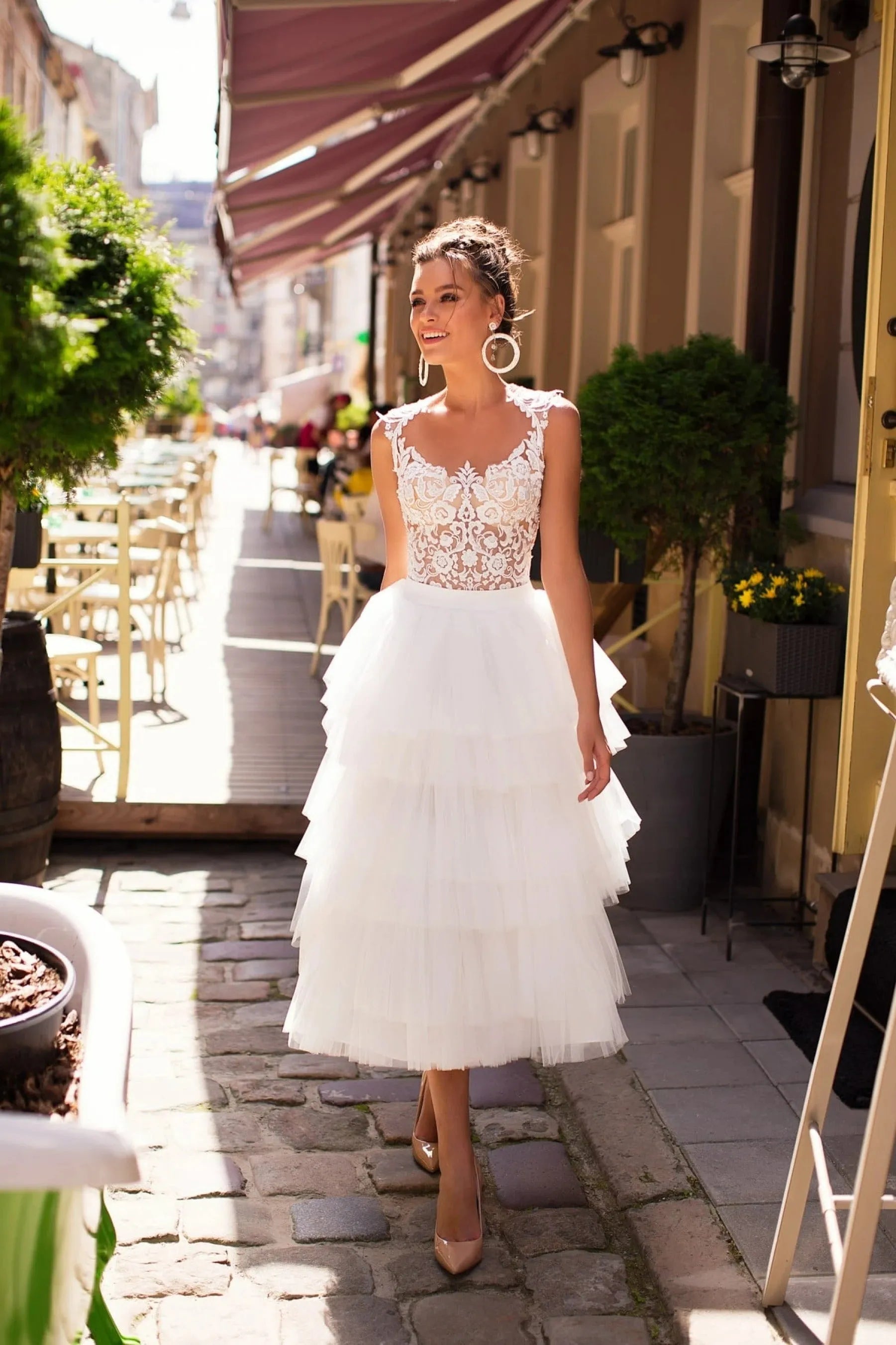 Summer Wedding Dress Lace Appliques Sleeveless A-Line Tulle Tiered Mid-Calf Short Dress Bridal Gown Boho Robe de mariée