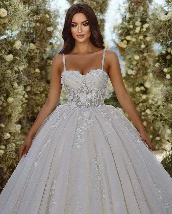 Luxury Women Wedding Dress Spaghetti Straps Flowers Lace Appliques A-Line Tulle Bridal Gown Floor-Length Princess Prom Dress