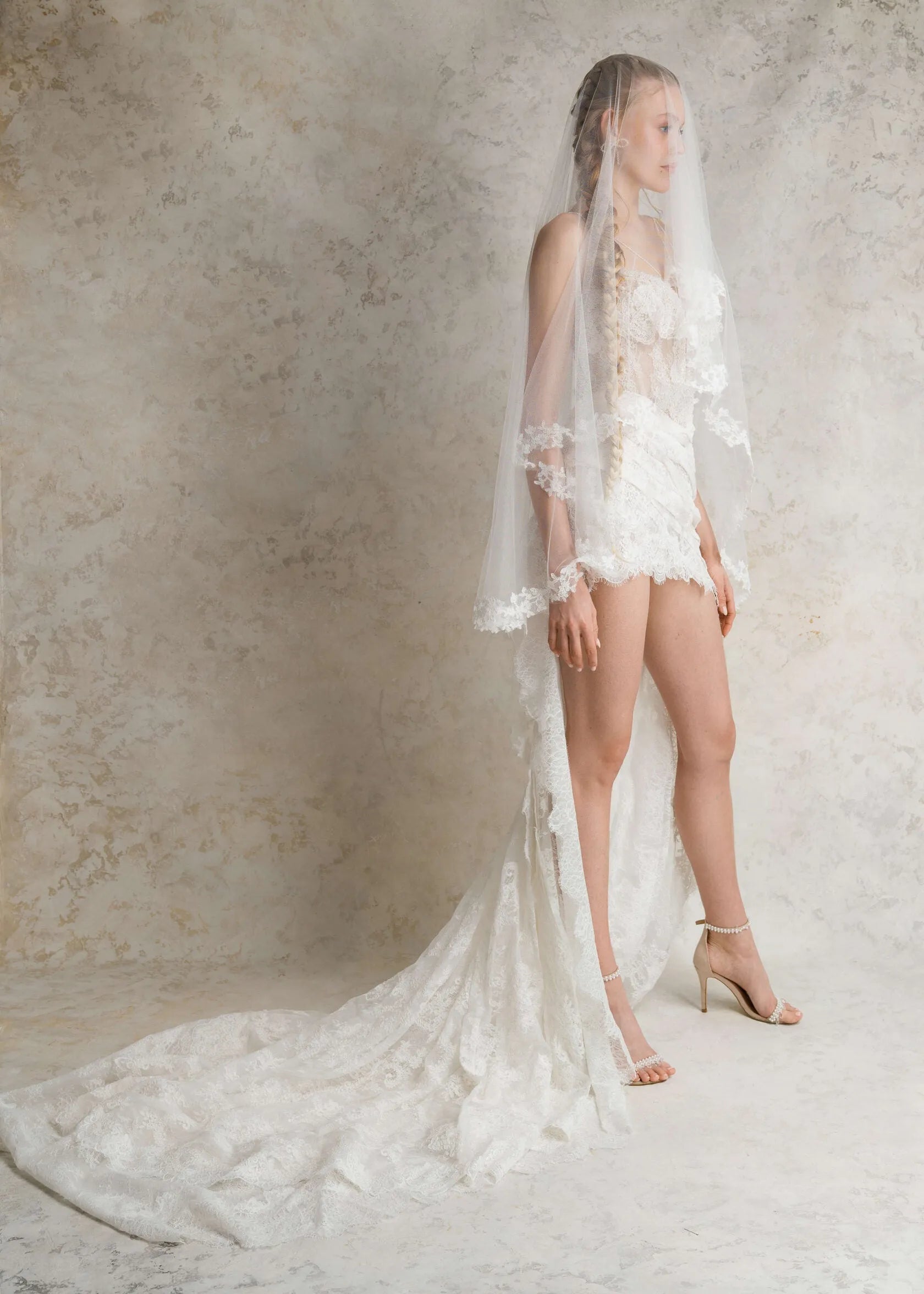 Short Tulle Wedding Dresses Mini Pearls Lace Appliques Bride Dress Vestido Branco Wedding Gowns Lace-up Back Robe De Mariée