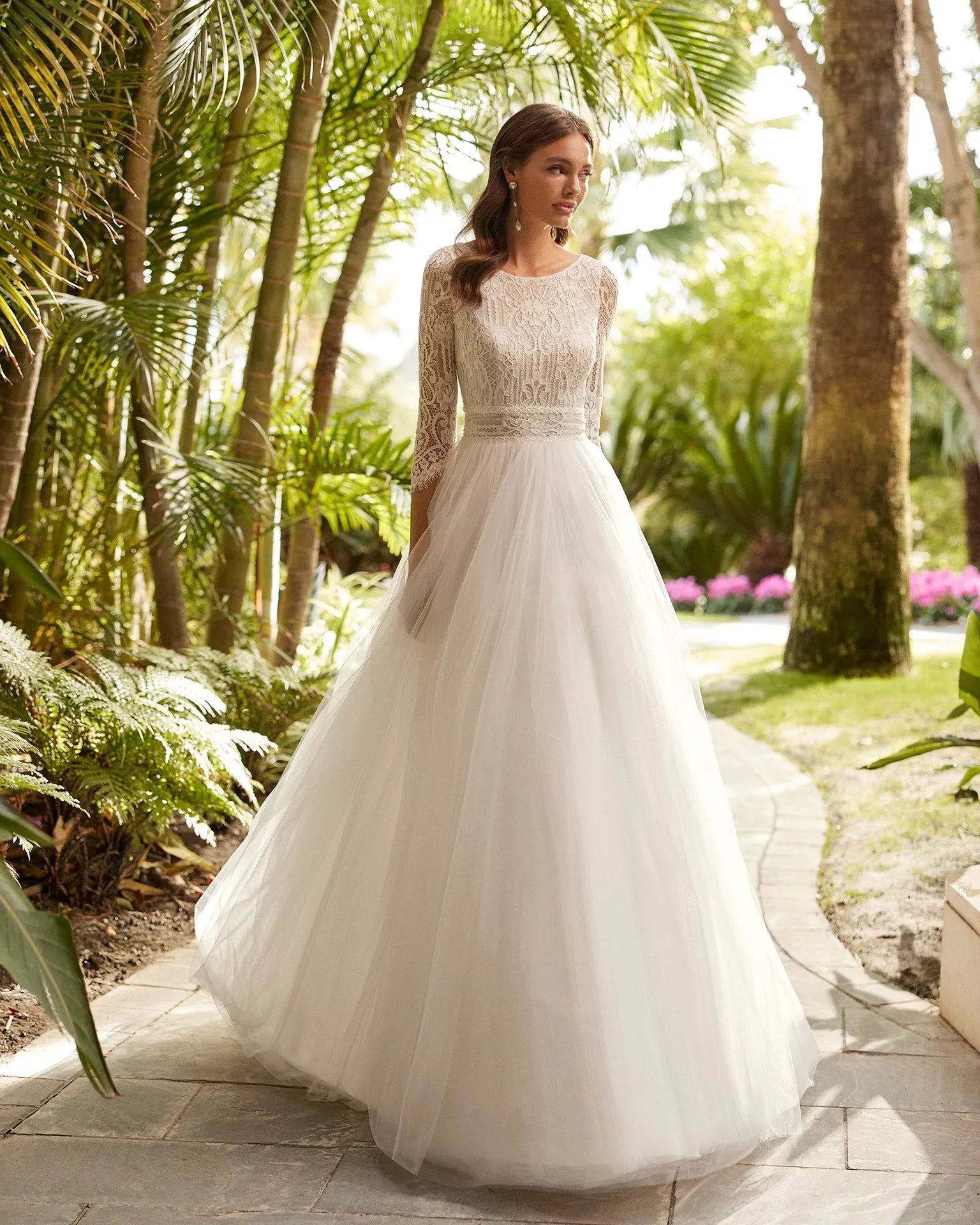 Luxury Elegant Boho Wedding Dresses Formal A Line Women's Sexy Appliques O Neck Lone Sleeve Princess Backless Bridal Gowns Tulle Champagne