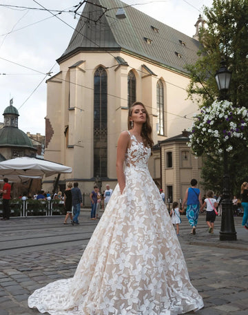 Sexy Sleeveless Wedding Dresses Classic Lace Appliques Dress For Bride Elegant A Line Long Bridal Gown Robe De Mariée Custom Color