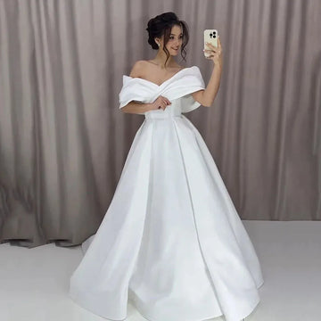Elegant Satin Wedding Dresses Sweetheart A-Line Pleats Bridal Gown Backless Sleeveless Royal Train Princess Bride Dress White