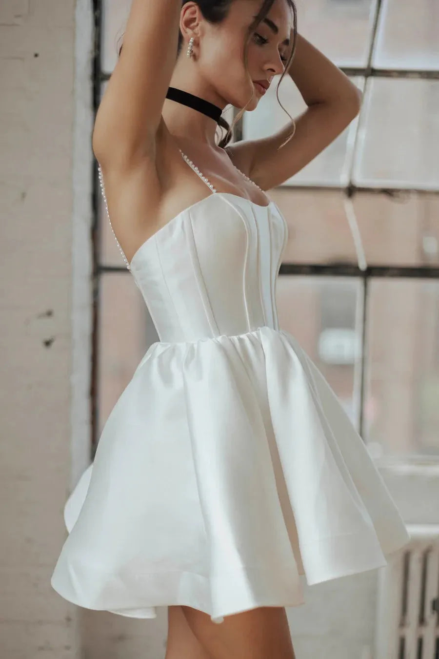 White Spaghetti Straps Simple Bridal Gown Vestido De Novia Train Dress Wedding Dress Satin Bow Court