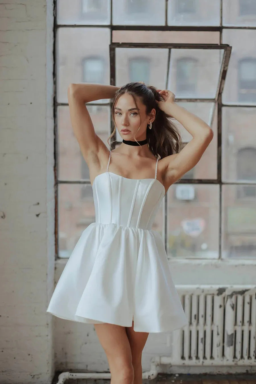 White Spaghetti Straps Simple Bridal Gown Vestido De Novia Train Dress Wedding Dress Satin Bow Court