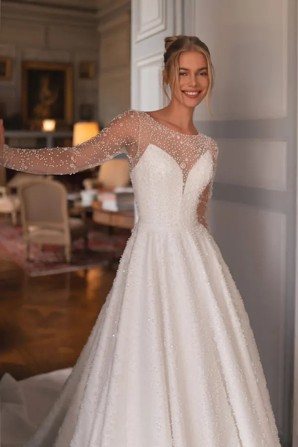 Design Classic Scoop Neck Long Sleeve A-Line Wedding Dress Exquisite Pearls Lace Sweep Train Princess Bridal Gown Customize