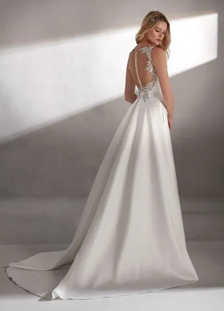 Satin Wedding Dresses V-Neck Lace Appliqued Sexy Illusion Backless Buttons Bridal Gowns Pockets A-Line Wedding Party Dress
