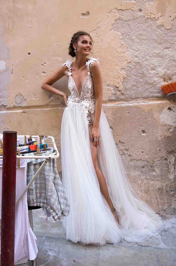 Beach Lace Appliques Sleeveless Wedding Dress V Neck Split Bride Dress Sexy A Line Bridal Gown For Wedding Party Gowns White