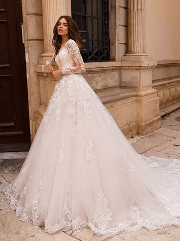 Princess V-Neck Wedding Dress Long Sleeve Lace Up Appliques Ball Gown Luxury Bride Gown Backless Train Robe de mariée Ivory