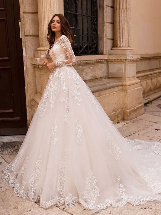 Princess V-Neck Wedding Dress Long Sleeve Lace Up Appliques Ball Gown Luxury Bride Gown Backless Train Robe de mariée Ivory