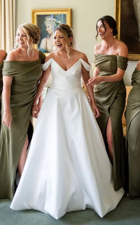 Simple Off The Shoulder Pleated Stain Wedding Dress Elegant Criss-Cross V-Neck A-Line Floor Length Backless Bridal Gown