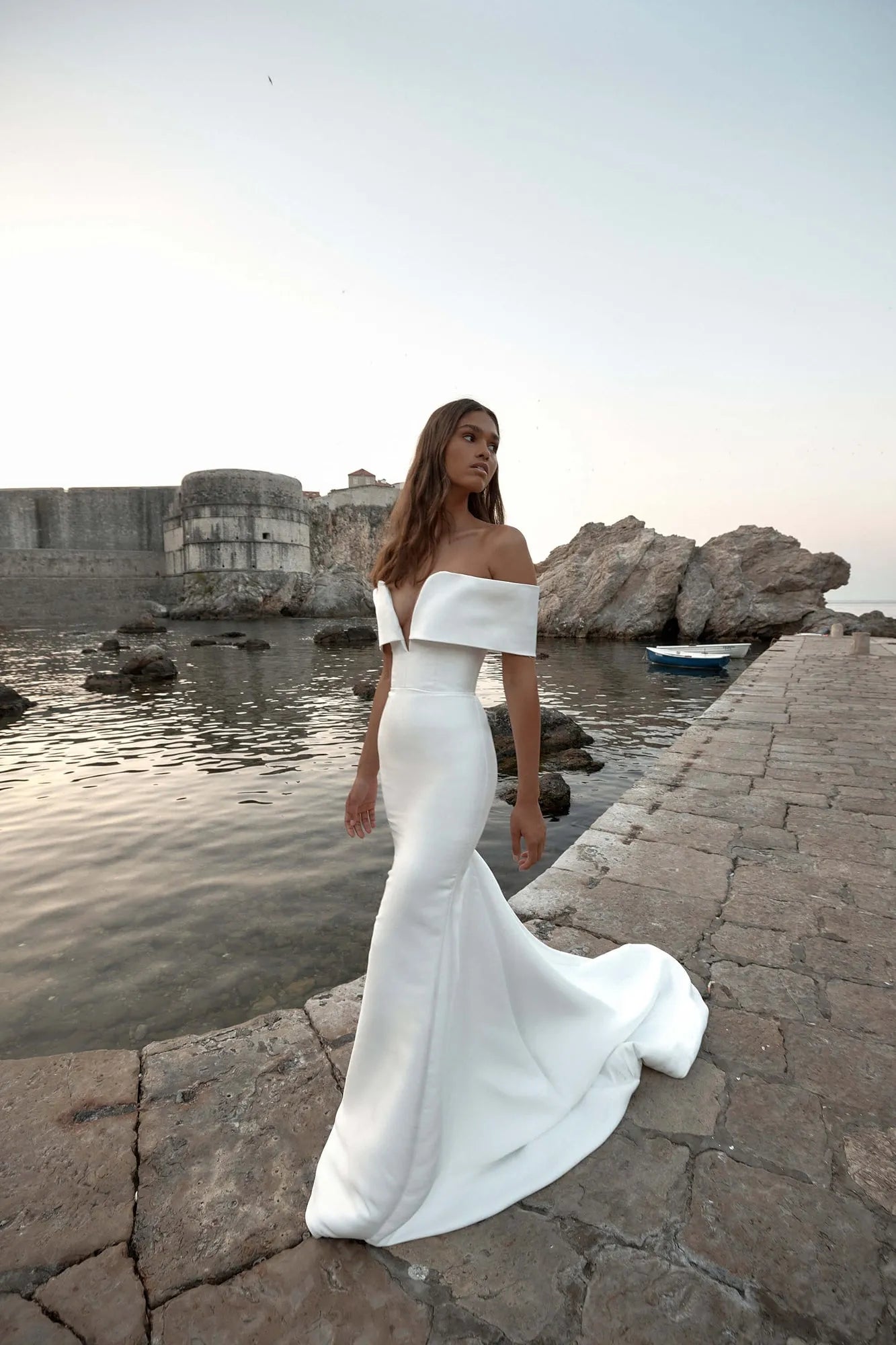 Luxury Solid Wedding Dresses Off The Shoulder V Neck Satin Mermaid Evening Prom Dress With Train Bride Gowns