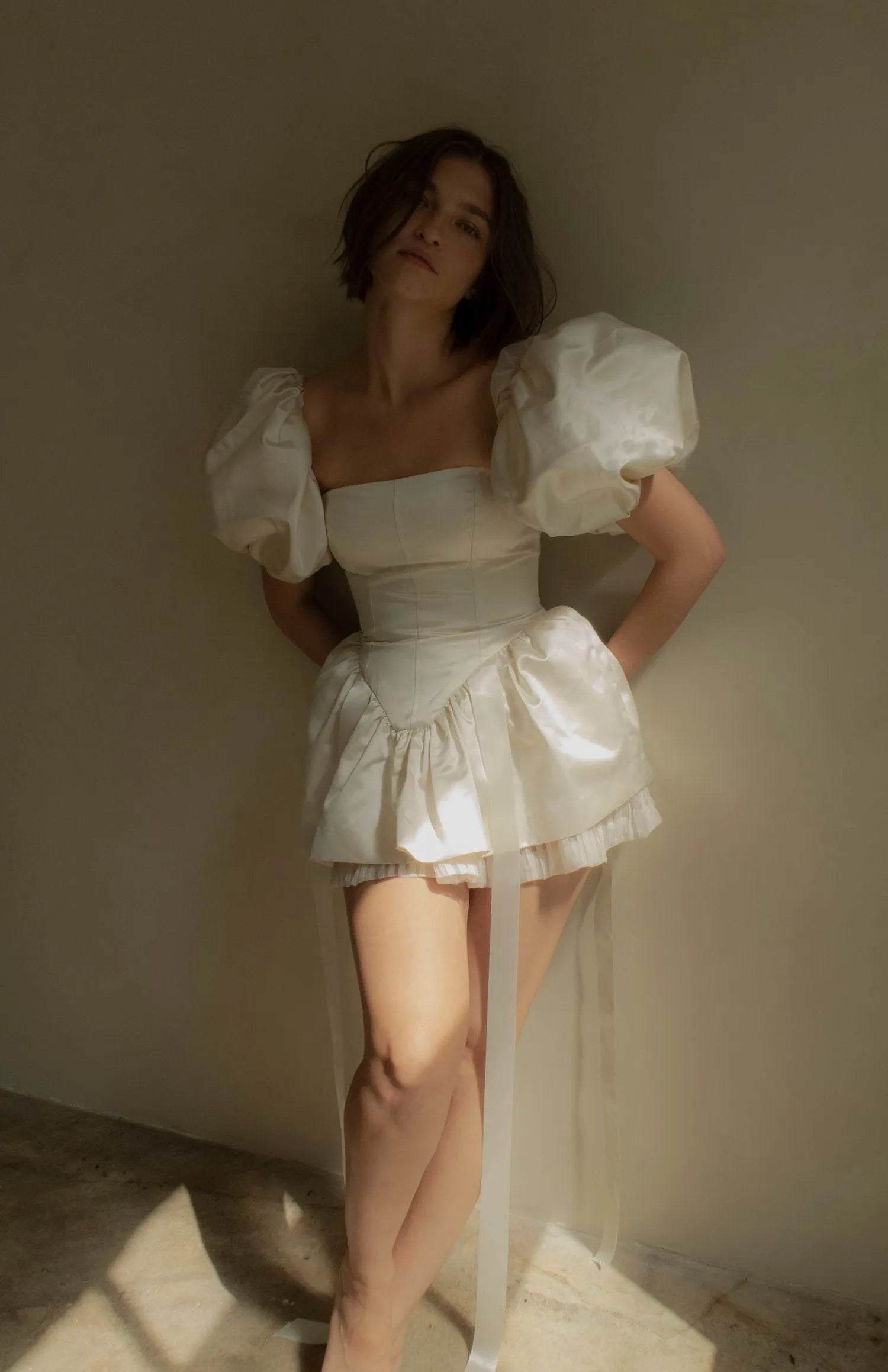 Satin Short Lantern Sleeve Simple Mini After Party Wedding Dress Square Neck Ribbon Cute Bridal Gowns Custom Made