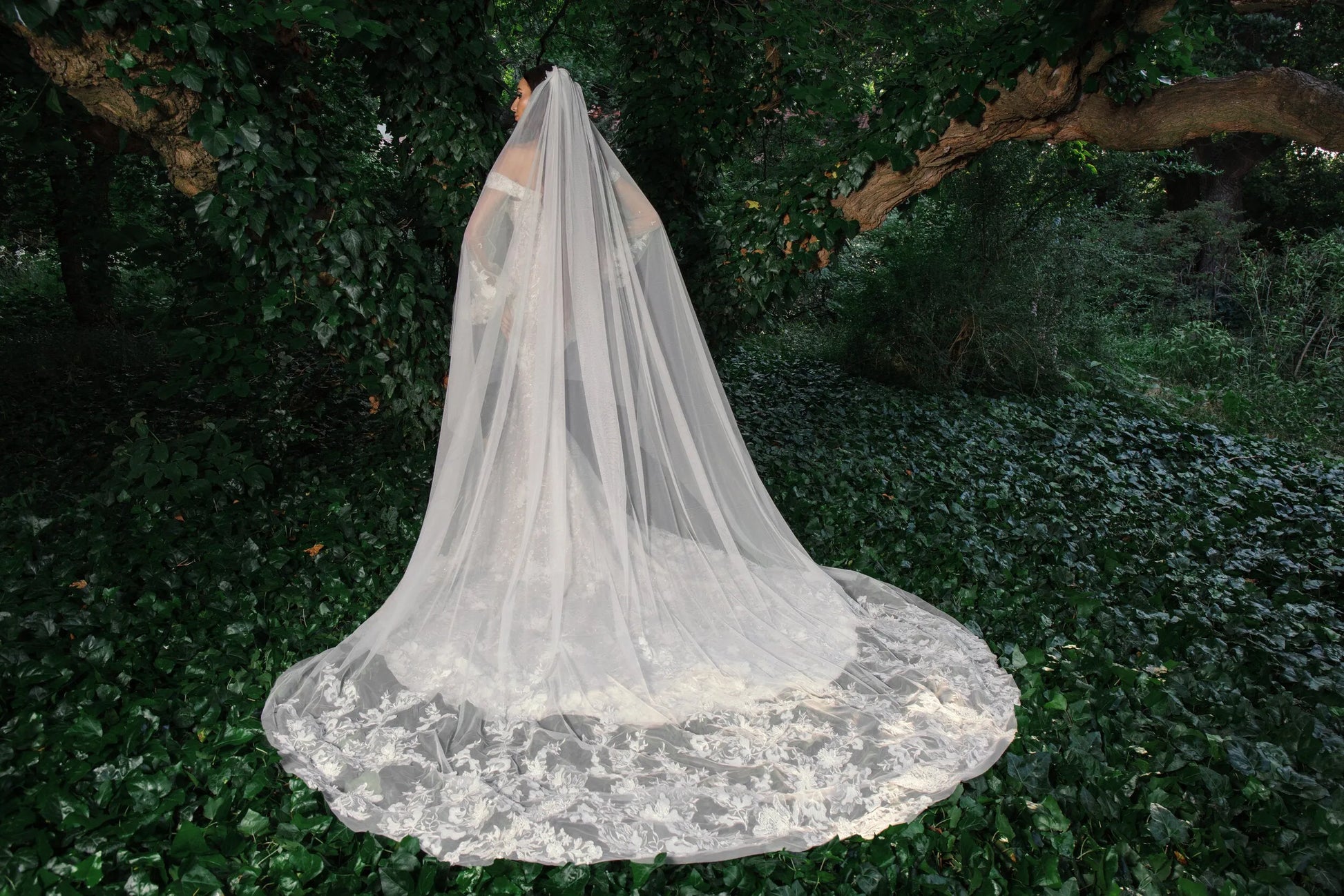Exquisite Wedding Dresses For Women Graceful Bridal Gowns Lace Appliques Long Puff Sleeves V-Neck Pretty Vestidos De Novia