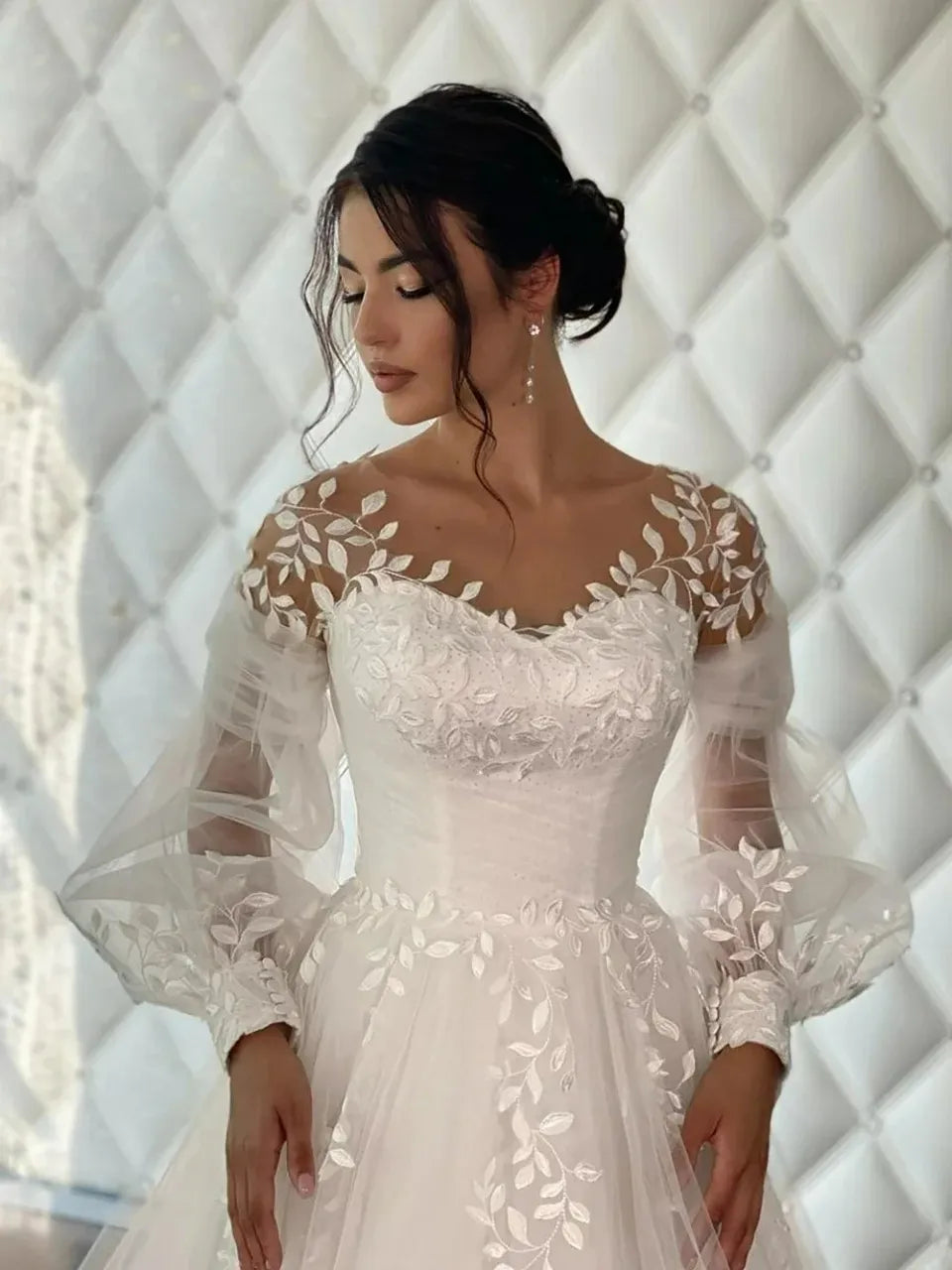 Graceful O-neck Long Sleeve Wedding Dress Classic Lace Appliques Bride Robe A-line Tulle Long Bridal Gown Robe De Mariée