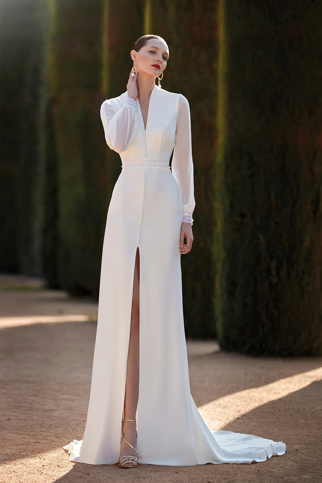 Vestidos de noiva simples de manga comprida, decote em V sexy, fenda l