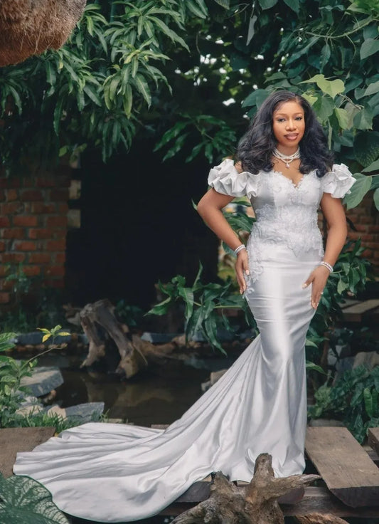 Graceful Off the Shoulder Mermaid Wedding Dresses Sheer Neck Lace up Back Sweep Train Applique Beaded Bridal Gowns De Mariee Beige