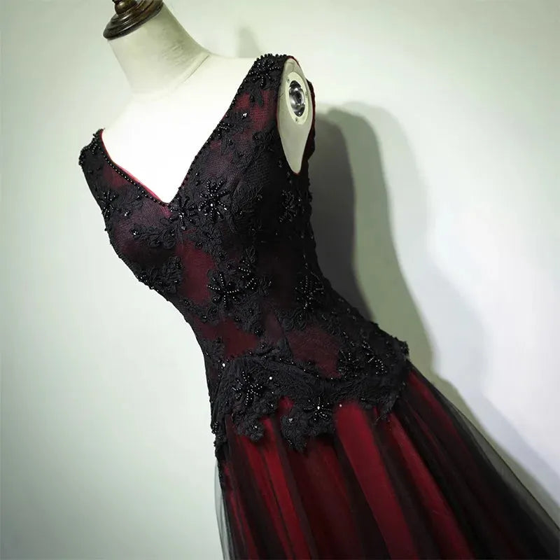Ball Gown Appliques Beads Dresses Sexy V-Neck Vestidos De 15 Anos Formal Tulle Burgundy With Black Robe De Soiree