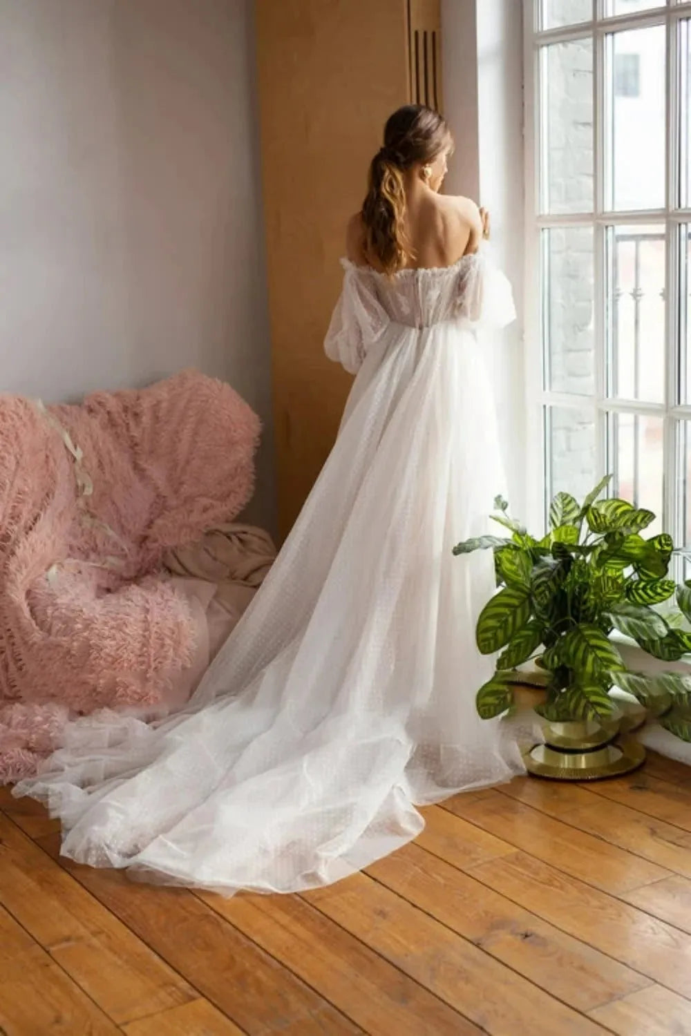 Love Elegant Wave point Off The Shoulder Sweetheart Tulle Wedding Dresses A-Line Floor Length Puffy Sleeves Backless Bridal Gown