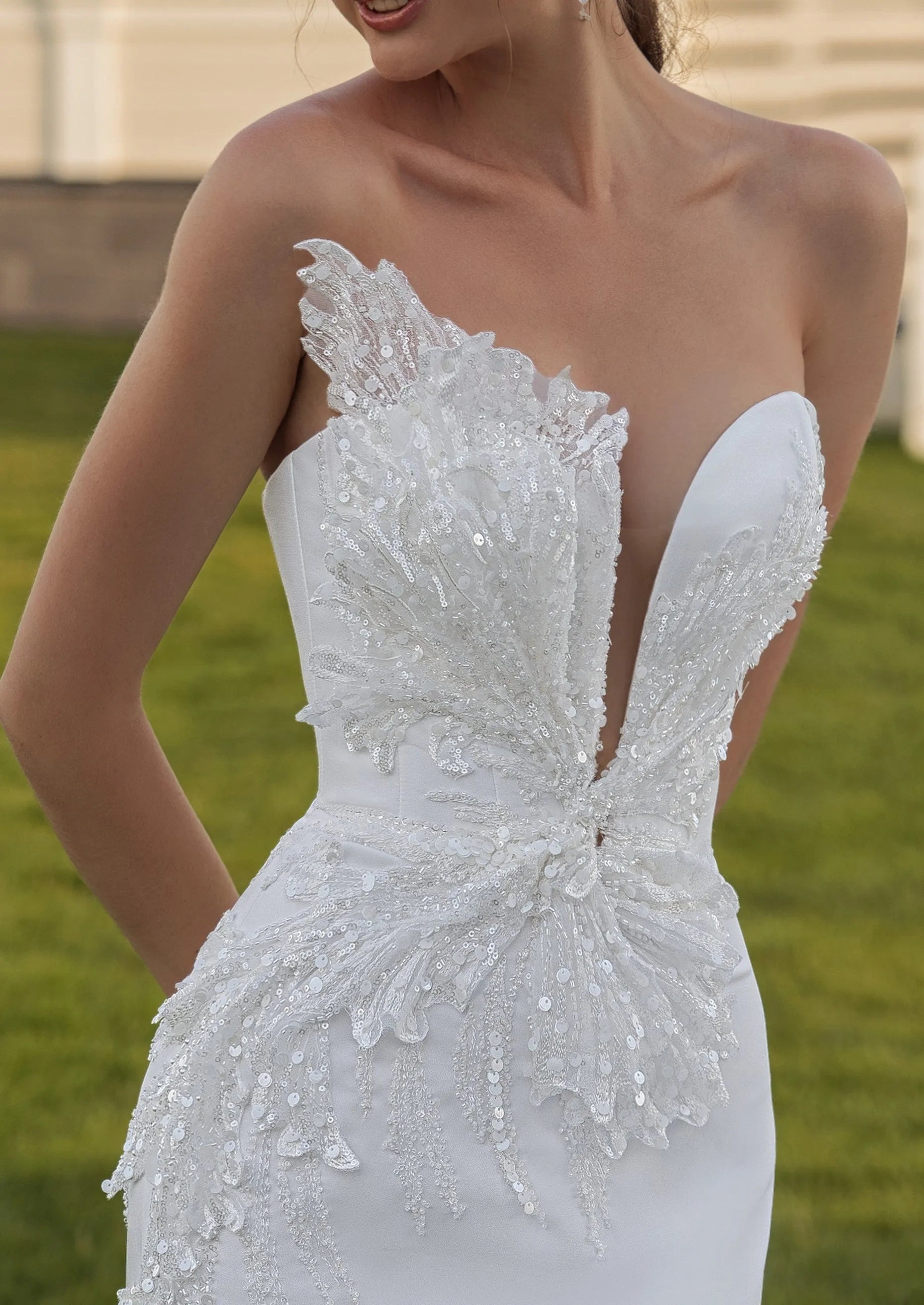 Sexy Sleeveless Backless Wedding Dress Sparkly Sequins Appliques Bride Robe Elegant Long Bridal Gown Robe De Mariée