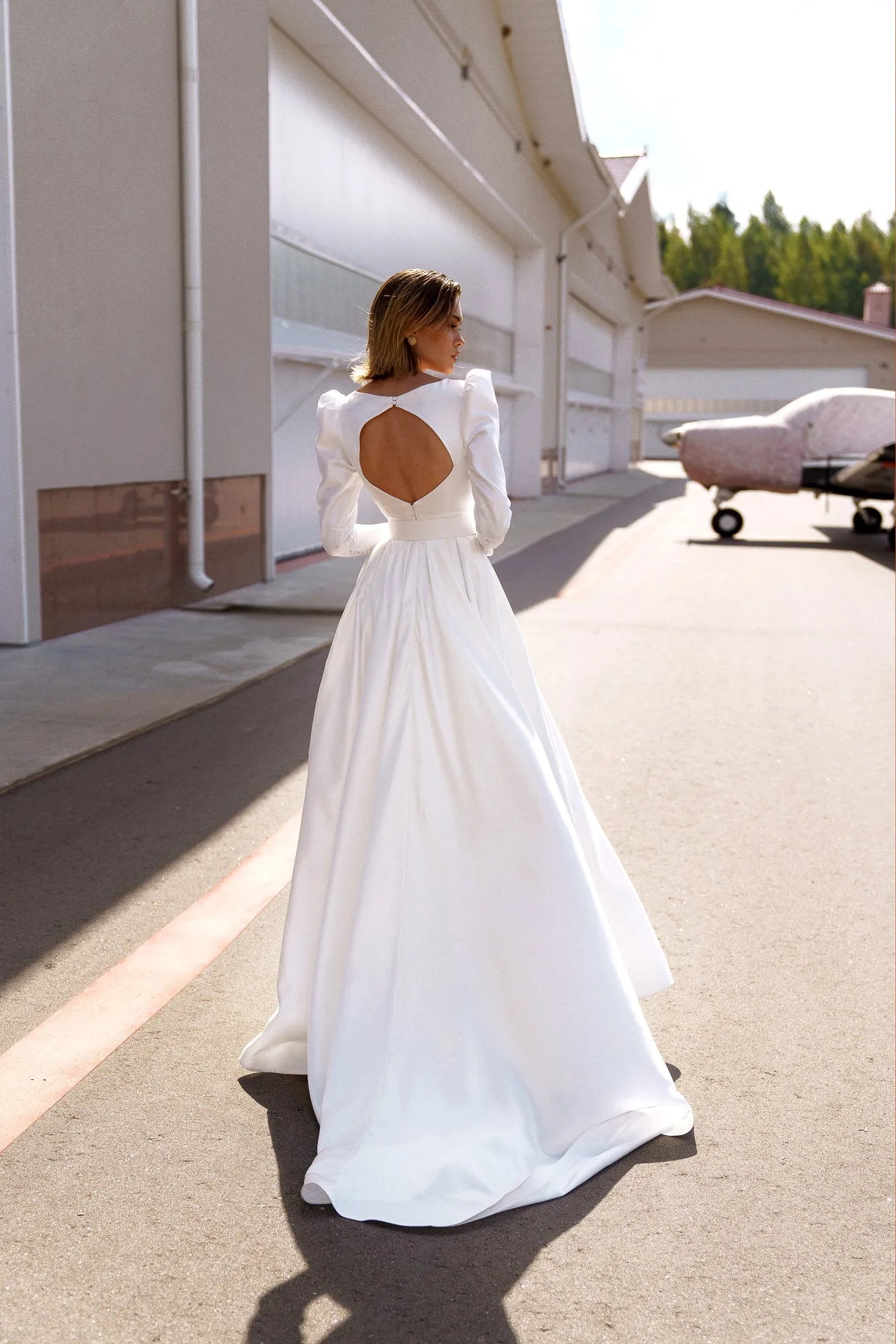 Simple High Split Wedding Dress For Woman A-Line V-Neck Bridal Gown Full Sleeve Belt Beach Sweep Train Robe Custom De Mariée
