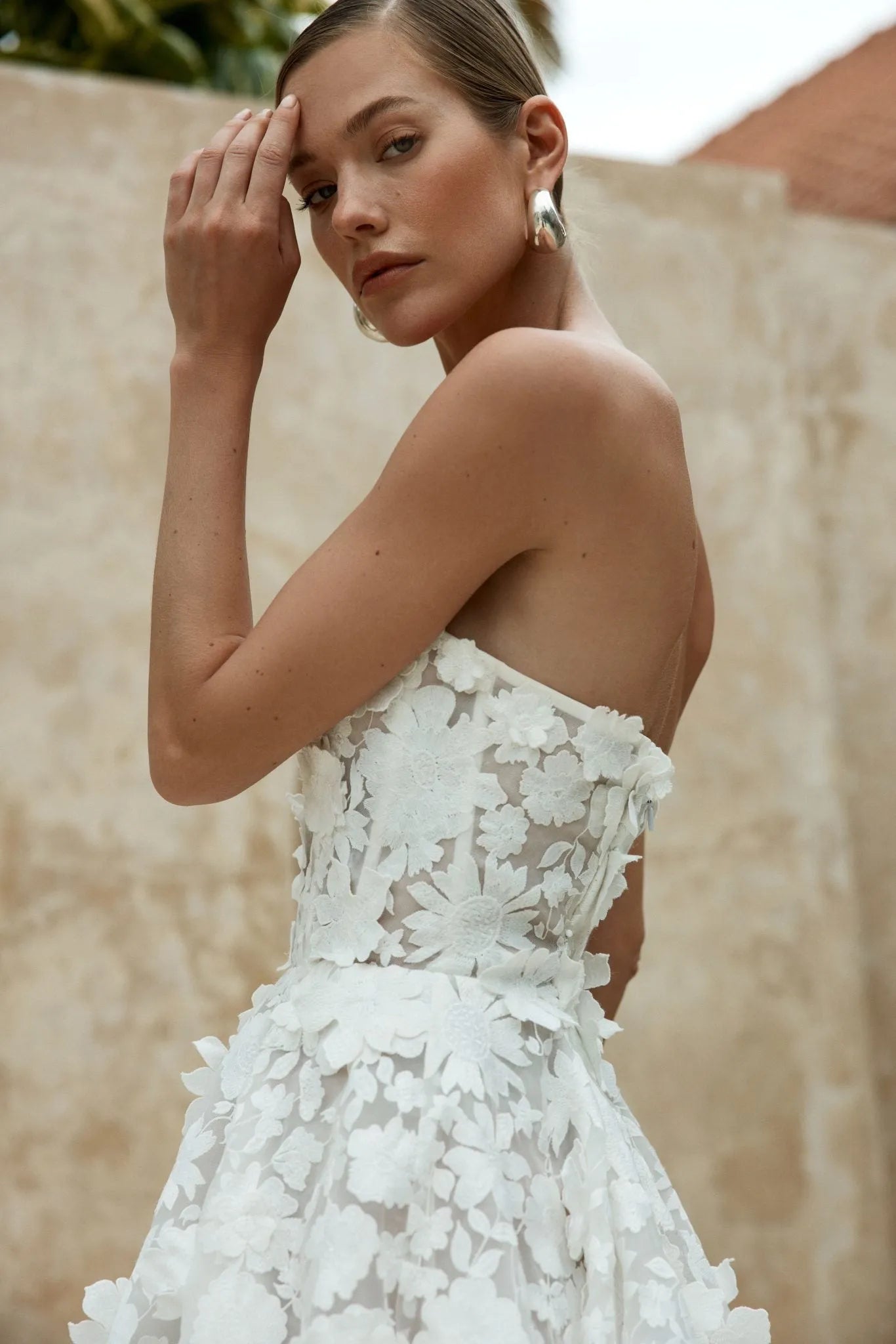 Beach Sleeveless Mini Length Short Wedding Party Dress Strapless Lace Appliques A Line Simple Bridal Gown Robe De Mariee