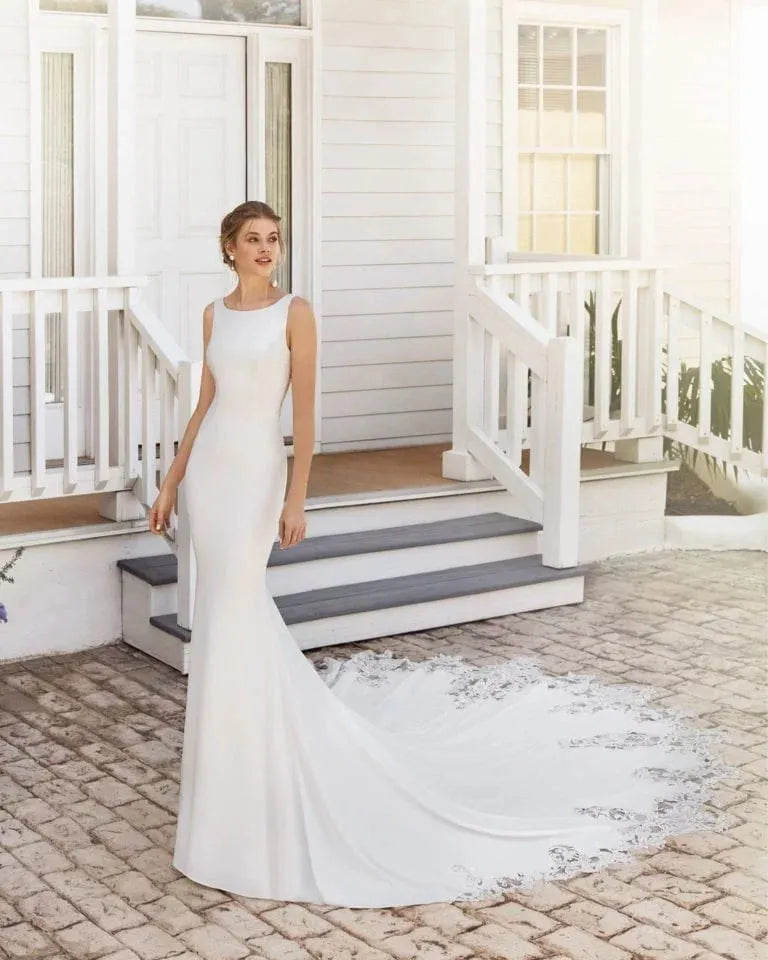 Abito da sposa a sirena senza tempo con spalline sottili, scollatura a