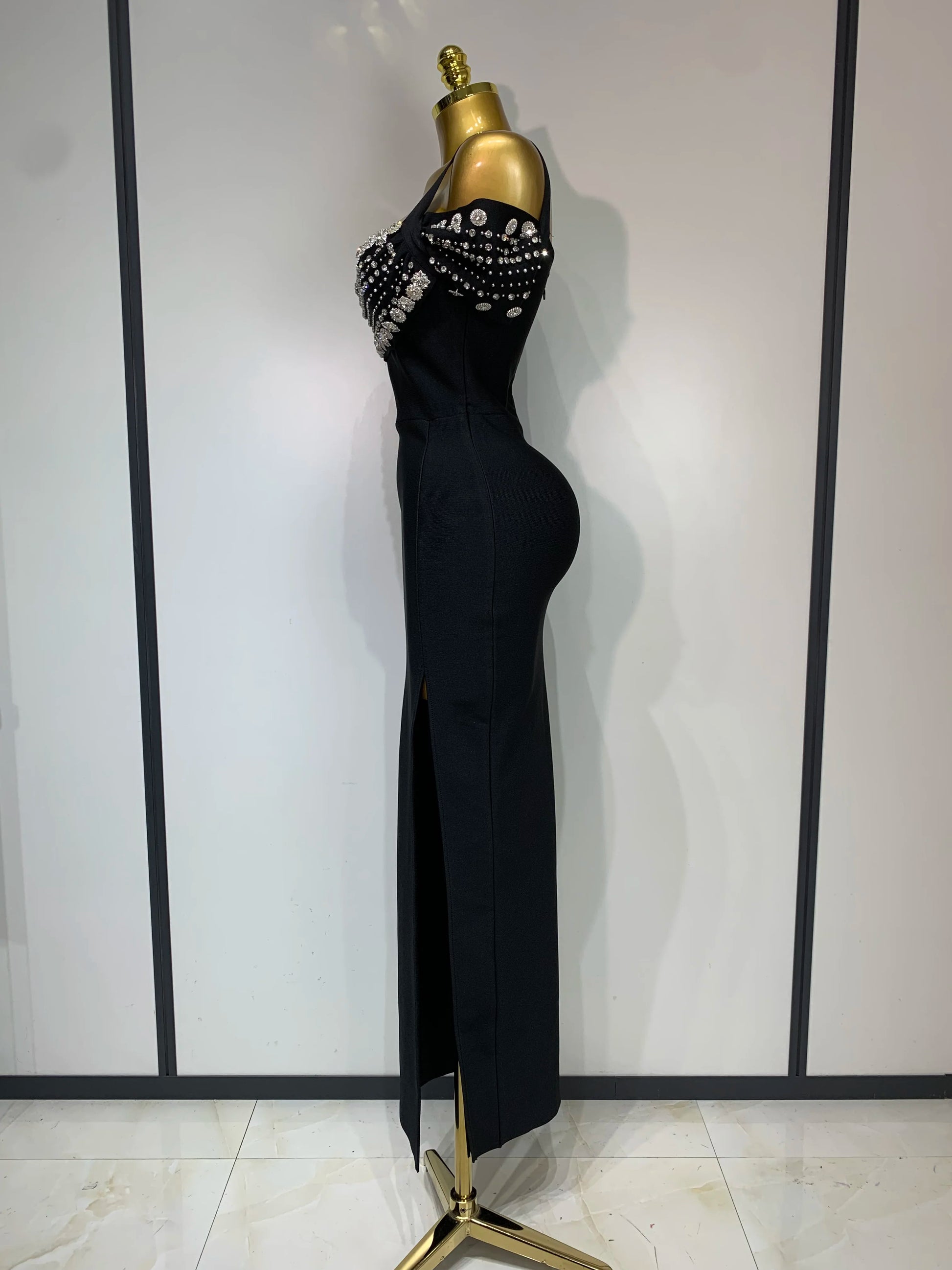 Women Luxury Designer Crystal Black Bandage Dress Elegant Off Shoulder Maxi Long Birhtday Celebrity Evening Party Club Gowns