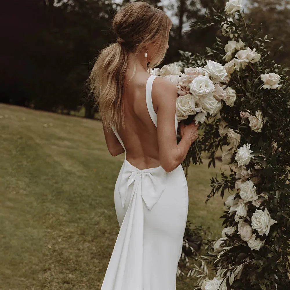 Modern Sheath Minimalist Wedding Dresses For Women Buttons Oversized Tight Fit Simple Bow Train Backless Bridal Gown