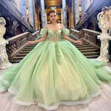 Glittering Green Sweetheart Quinceanera Dress Off Shoulder Beading Floral Appliqué Vestidos De 15 Anos Ball Gown green champagne